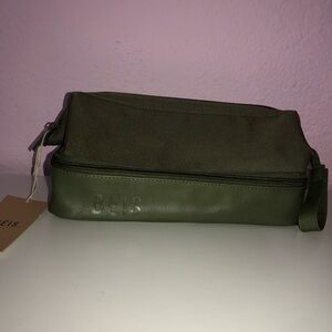 BÉIS Dopp kit in olive 🫒